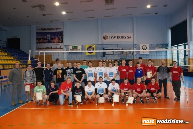 Zdjęcie w galerii na portalu naszwodzislaw.com:  Siatkarze z rydułtowskiego liceum najlepsi w powiecie i rejonie  wiadomości z regionu