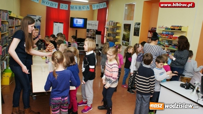 Zdjęcie w galerii na portalu naszwodzislaw.com: Światowy Dzień Wody z Wodociągami w raciborskiej bibliotece wiadomości z regionu