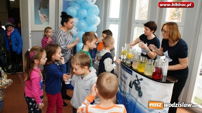 Zdjęcie w galerii na portalu naszwodzislaw.com: Światowy Dzień Wody z Wodociągami w raciborskiej bibliotece wiadomości z regionu