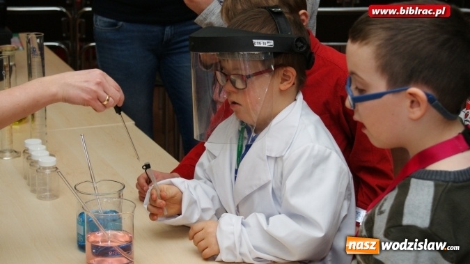 Zdjęcie w galerii na portalu naszwodzislaw.com: Światowy Dzień Wody z Wodociągami w raciborskiej bibliotece wiadomości z regionu