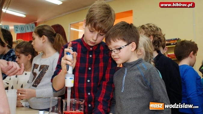 Zdjęcie w galerii na portalu naszwodzislaw.com: Światowy Dzień Wody z Wodociągami w raciborskiej bibliotece wiadomości z regionu