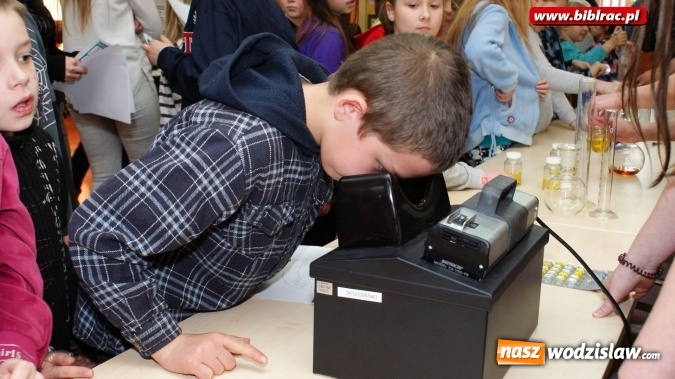 Zdjęcie w galerii na portalu naszwodzislaw.com: Światowy Dzień Wody z Wodociągami w raciborskiej bibliotece wiadomości z regionu