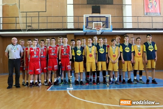 Zdjęcie w galerii na portalu naszwodzislaw.com: Srebrny medal dla koszykarzy MKS Wodzisław Śląski w turnieju 