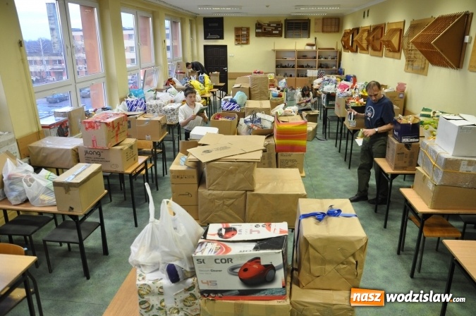 Zdjęcie w galerii na portalu naszwodzislaw.com: Rodacy - Bohaterom. Zbierano żywność dla kombatant&oacute;w na Kresach wiadomości z regionu