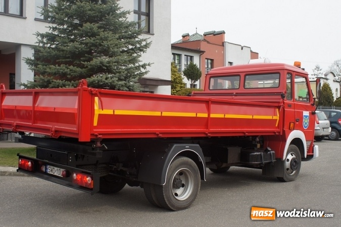 Zdjęcie w galerii na portalu naszwodzislaw.com: Mszana: Przerobiony wóz strażacki będzie wykorzystywany do utrzymania porządku w gminie  wiadomości z regionu