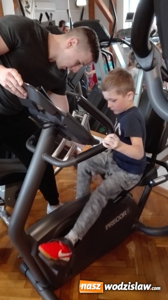 Zdjęcie w galerii na portalu naszwodzislaw.com: Przedszkolaki z PP numer 6 w klubie fitness  wiadomości z regionu