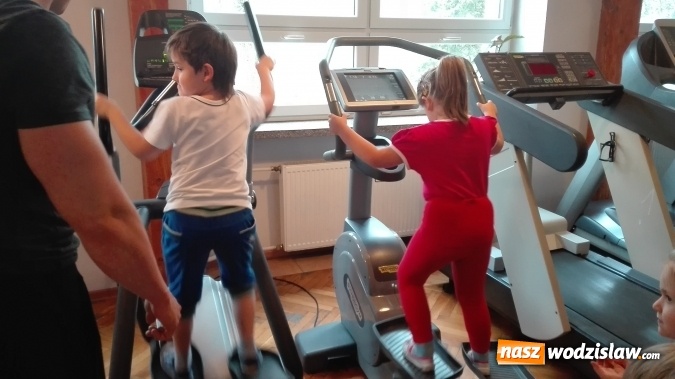 Zdjęcie w galerii na portalu naszwodzislaw.com: Przedszkolaki z PP numer 6 w klubie fitness  wiadomości z regionu