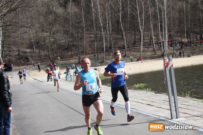 Zdjęcie w galerii na portalu naszwodzislaw.com: 139 os&oacute;b wystartowało w kolejnej edycji Błękitnej Wstęgi Balatonu wiadomości z regionu