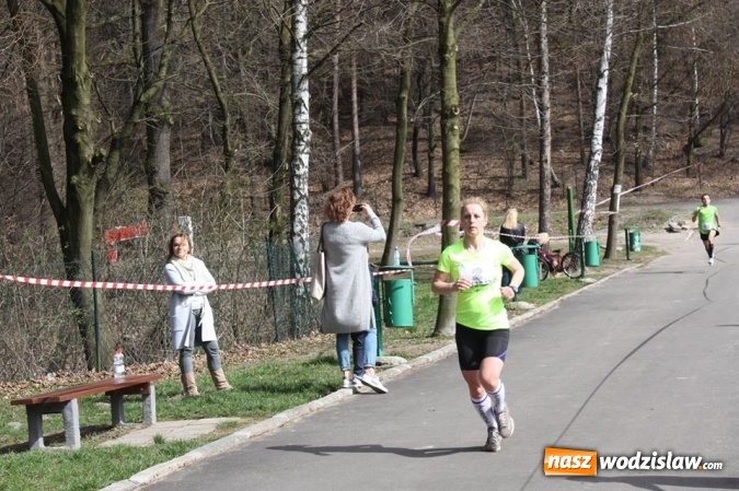 Zdjęcie w galerii na portalu naszwodzislaw.com: 139 os&oacute;b wystartowało w kolejnej edycji Błękitnej Wstęgi Balatonu wiadomości z regionu