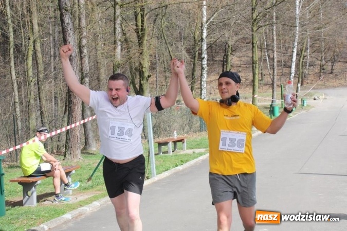 Zdjęcie w galerii na portalu naszwodzislaw.com: 139 os&oacute;b wystartowało w kolejnej edycji Błękitnej Wstęgi Balatonu wiadomości z regionu