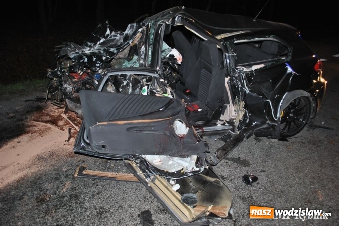 Zdjęcie w galerii na portalu naszwodzislaw.com: Śmiertelny wypadek w Rybniku. Wodzisławianin nagle zjechał na przeciwny pas ruchu. Doszło do zderzenia czołowego wiadomości z regionu