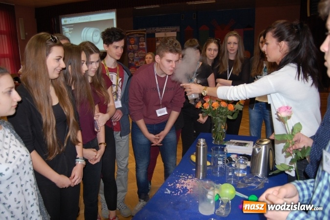 Zdjęcie w galerii na portalu naszwodzislaw.com: Uczniowie wodzisławskiego technikum zaprezentowali gimnazjalistom zawody w których się kształcą  wiadomości z regionu