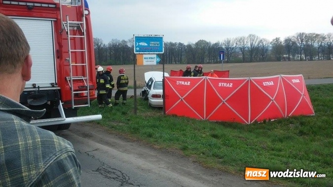 Zdjęcie w galerii na portalu naszwodzislaw.com: Tragiczny wypadek w Syryni. Jedna osoba nie żyje wiadomości z regionu