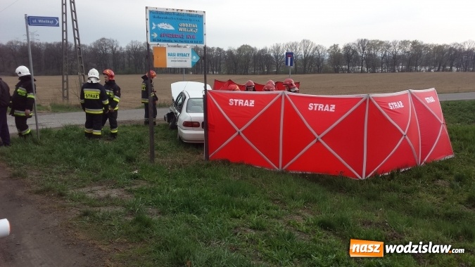 Zdjęcie w galerii na portalu naszwodzislaw.com: Tragiczny wypadek w Syryni. Jedna osoba nie żyje wiadomości z regionu