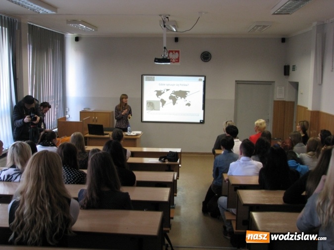 Zdjęcie w galerii na portalu naszwodzislaw.com: Dzień Sprawiedliwego Handlu w wodzisławskim Ekonomiku  wiadomości z regionu