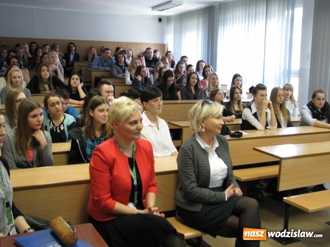 Zdjęcie w galerii na portalu naszwodzislaw.com: Dzień Sprawiedliwego Handlu w wodzisławskim Ekonomiku  wiadomości z regionu