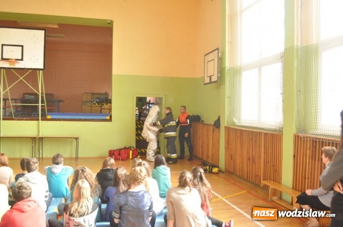 Zdjęcie w galerii na portalu naszwodzislaw.com: Strażacy przeszkolili gimnazjalistów z Gorzyc wiadomości z regionu