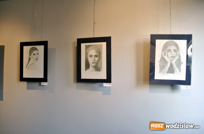 Zdjęcie w galerii na portalu naszwodzislaw.com: Wernisaż wystawy 