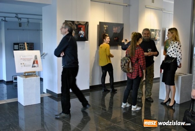 Zdjęcie w galerii na portalu naszwodzislaw.com: Wernisaż wystawy 