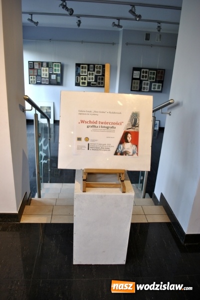 Zdjęcie w galerii na portalu naszwodzislaw.com: Wernisaż wystawy 