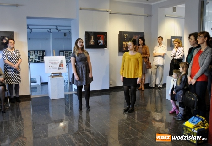 Zdjęcie w galerii na portalu naszwodzislaw.com: Wernisaż wystawy 