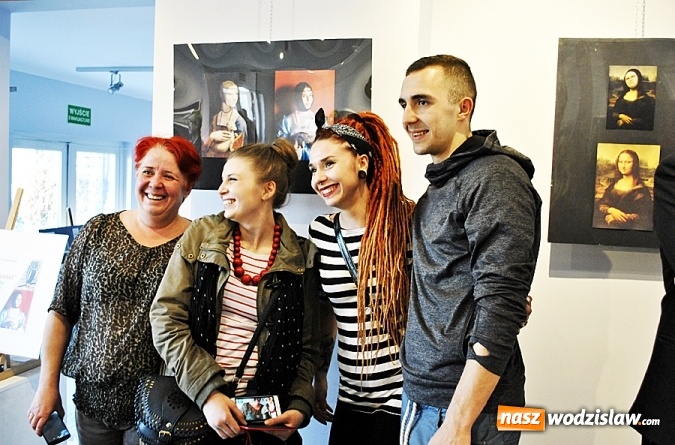 Zdjęcie w galerii na portalu naszwodzislaw.com: Wernisaż wystawy 