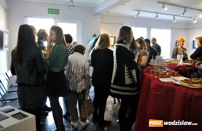 Zdjęcie w galerii na portalu naszwodzislaw.com: Wernisaż wystawy 