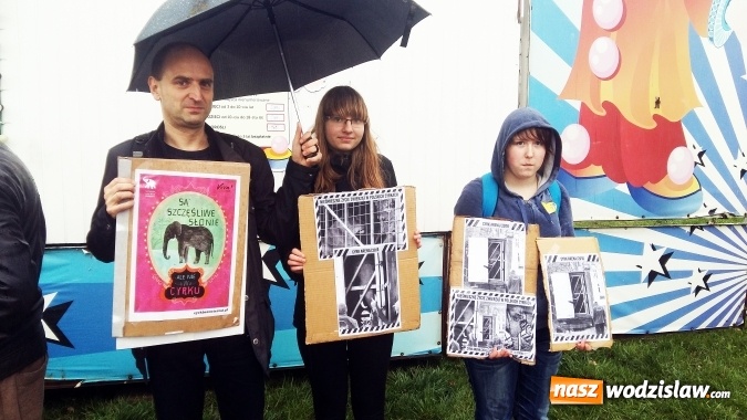 Zdjęcie w galerii na portalu naszwodzislaw.com: Protestowali przed cyrkiem. Są przeciwko męczeniu zwierząt wiadomości z regionu