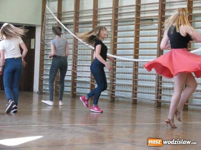 Zdjęcie w galerii na portalu naszwodzislaw.com: Na językach tym razem... sztuka  wiadomości z regionu