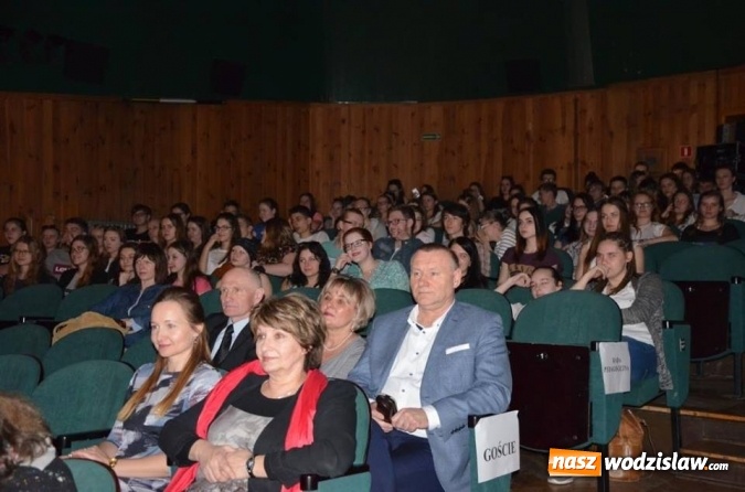 Zdjęcie w galerii na portalu naszwodzislaw.com: Na językach tym razem... sztuka  wiadomości z regionu