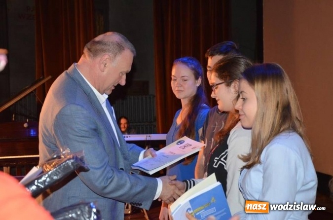 Zdjęcie w galerii na portalu naszwodzislaw.com: Na językach tym razem... sztuka  wiadomości z regionu