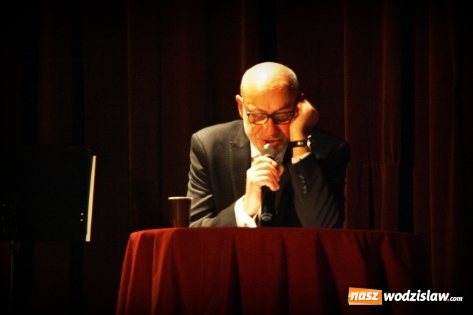 Zdjęcie w galerii na portalu naszwodzislaw.com: Charytatywny koncert w WCK. Na scenie pojawił się Kuba Blokesz, Piotr Machalica i Martyna Czech wiadomości z regionu