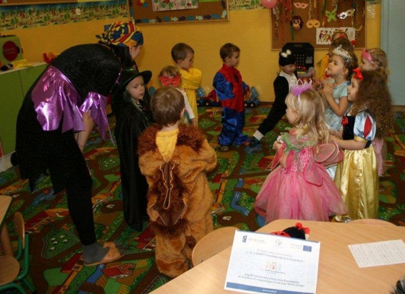 Zdjęcie w galerii na portalu naszwodzislaw.com: Pszczółka, biedronka i Batman na balu wiadomości z regionu