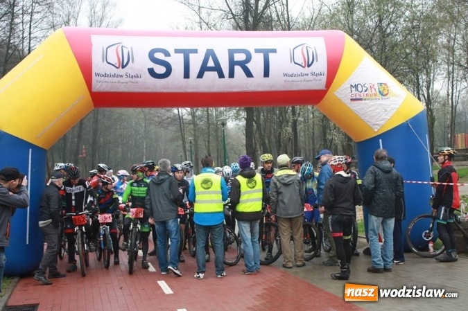 Zdjęcie w galerii na portalu naszwodzislaw.com: Sportowe emocje na Trzech Wzgórzach wiadomości z regionu