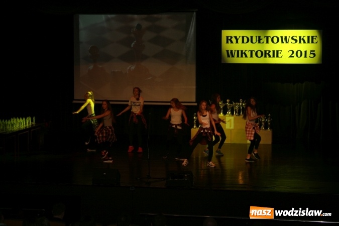 Zdjęcie w galerii na portalu naszwodzislaw.com: Wiktorie 2015 trafiły w ręce najlepszych sportowców z Rydułtów wiadomości z regionu