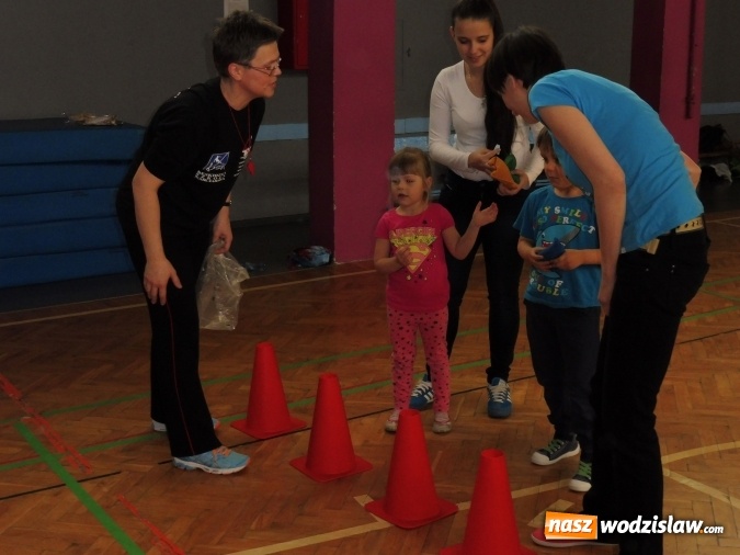 Zdjęcie w galerii na portalu naszwodzislaw.com: Mali sportowcy. Dzieci z PP numer 6 aktywnie spędzały czas wiadomości z regionu