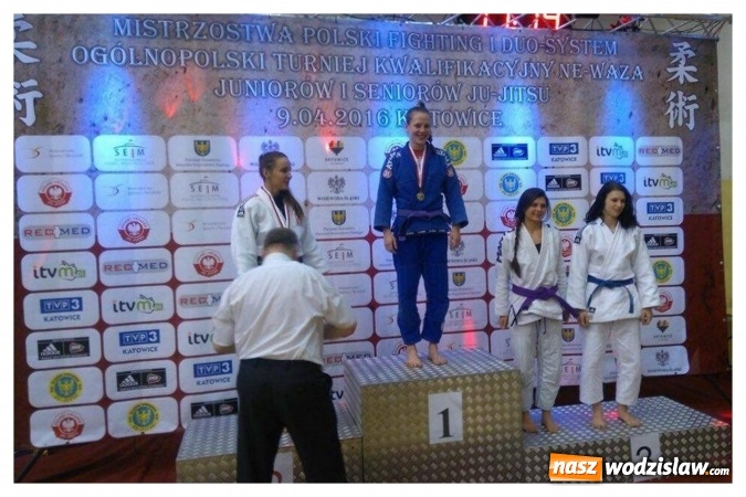 Zdjęcie w galerii na portalu naszwodzislaw.com: Nauczycielka z wodzisławskiej SP nr 8 na podium ze złotym medalem  wiadomości z regionu