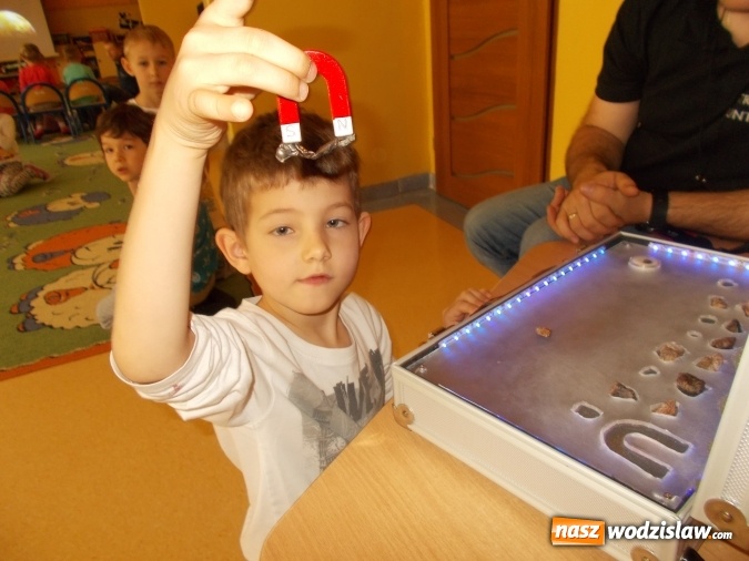 Zdjęcie w galerii na portalu naszwodzislaw.com: Przedszkolaki wybrały się w kosmiczną podróż  wiadomości z regionu