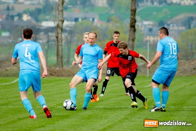 Zdjęcie w galerii na portalu naszwodzislaw.com: C klasa: Rozwój Bełsznica rozbity w Borucinie wiadomości z regionu