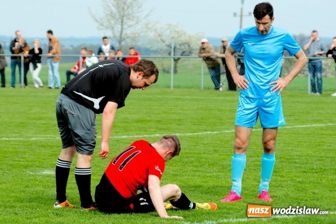 Zdjęcie w galerii na portalu naszwodzislaw.com: C klasa: Rozwój Bełsznica rozbity w Borucinie wiadomości z regionu