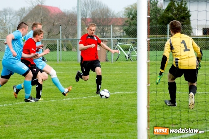 Zdjęcie w galerii na portalu naszwodzislaw.com: C klasa: Rozwój Bełsznica rozbity w Borucinie wiadomości z regionu