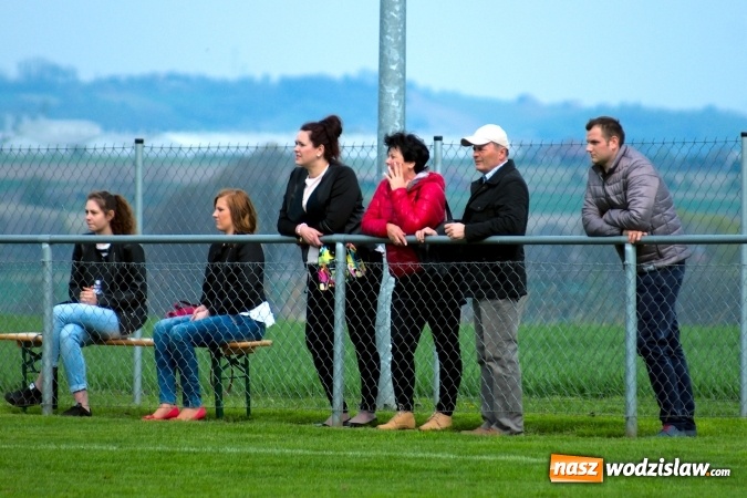 Zdjęcie w galerii na portalu naszwodzislaw.com: C klasa: Rozwój Bełsznica rozbity w Borucinie wiadomości z regionu