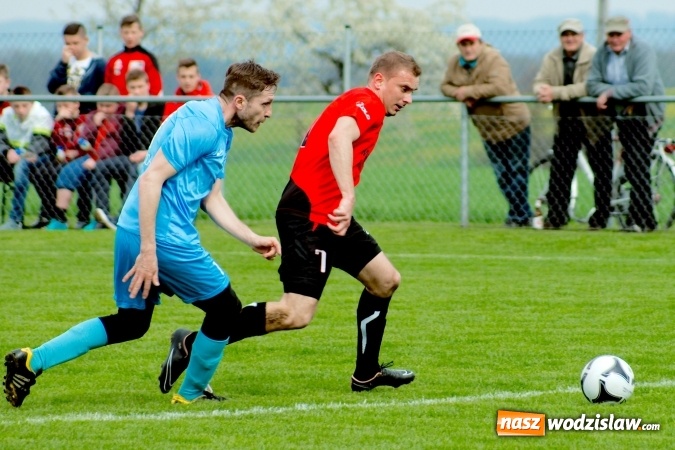 Zdjęcie w galerii na portalu naszwodzislaw.com: C klasa: Rozwój Bełsznica rozbity w Borucinie wiadomości z regionu