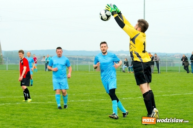 Zdjęcie w galerii na portalu naszwodzislaw.com: C klasa: Rozwój Bełsznica rozbity w Borucinie wiadomości z regionu