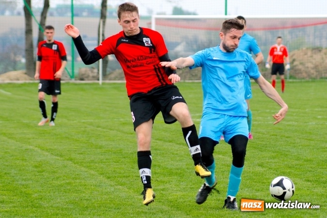 Zdjęcie w galerii na portalu naszwodzislaw.com: C klasa: Rozwój Bełsznica rozbity w Borucinie wiadomości z regionu