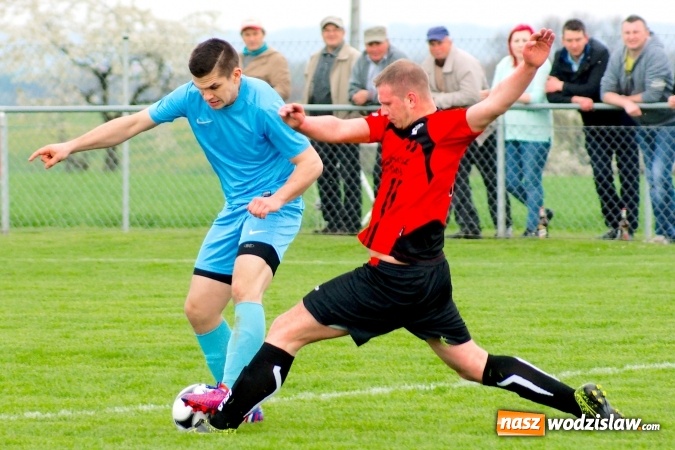 Zdjęcie w galerii na portalu naszwodzislaw.com: C klasa: Rozwój Bełsznica rozbity w Borucinie wiadomości z regionu