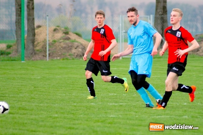 Zdjęcie w galerii na portalu naszwodzislaw.com: C klasa: Rozwój Bełsznica rozbity w Borucinie wiadomości z regionu