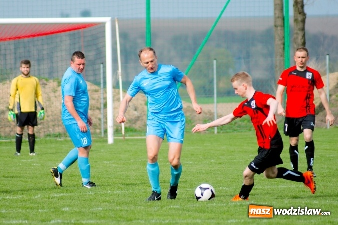 Zdjęcie w galerii na portalu naszwodzislaw.com: C klasa: Rozwój Bełsznica rozbity w Borucinie wiadomości z regionu