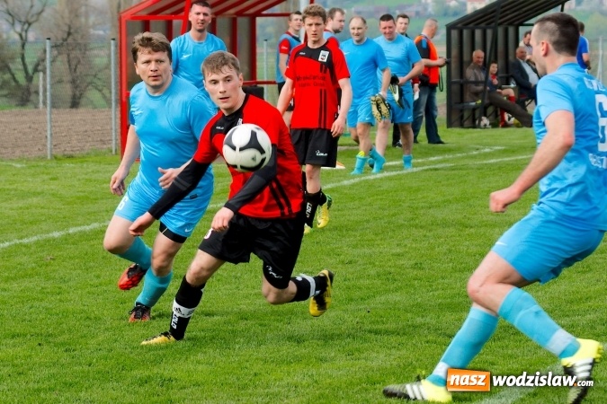 Zdjęcie w galerii na portalu naszwodzislaw.com: C klasa: Rozwój Bełsznica rozbity w Borucinie wiadomości z regionu