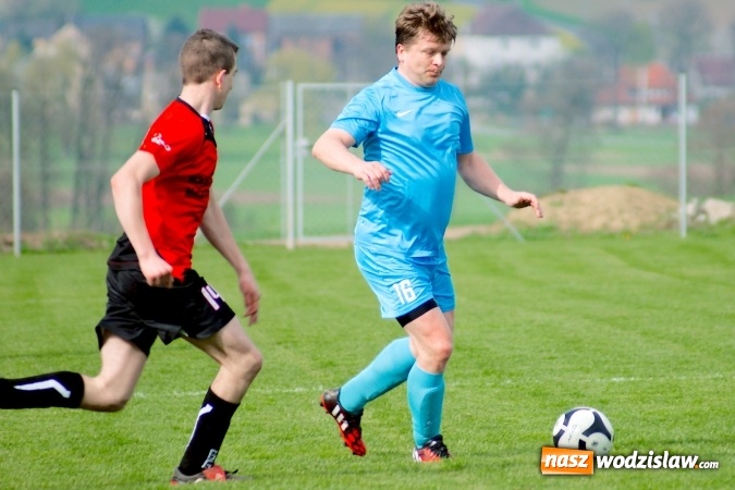 Zdjęcie w galerii na portalu naszwodzislaw.com: C klasa: Rozwój Bełsznica rozbity w Borucinie wiadomości z regionu